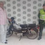 Estación de Policía Ciénaga recupera y entrega motocicleta Estación de Policía Ciénaga recupera y entrega motocicleta