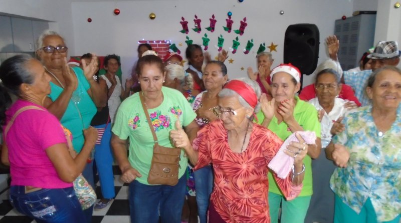 Adultos mayores disfrutaron su navidad en comedores de Ciénaga