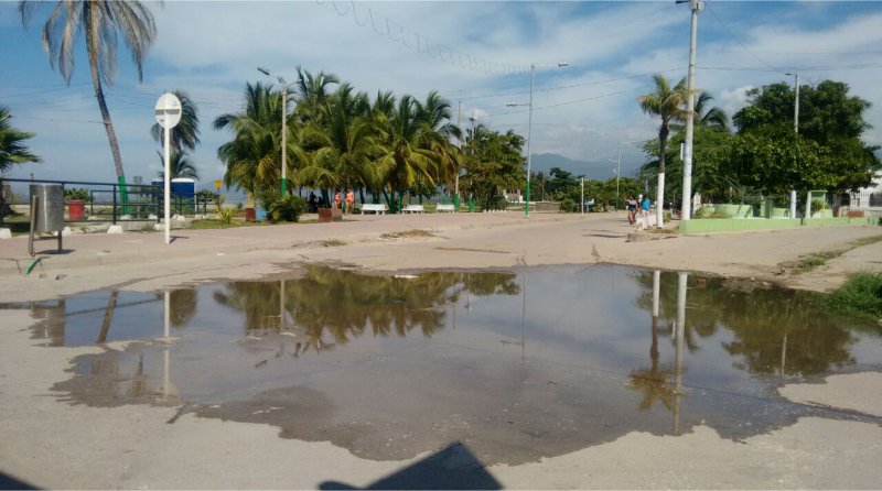 Aguas de alcantarilla en el barrio Miramar, «detallazo» de navidad y fin de año