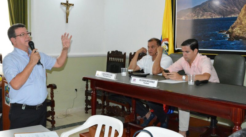 Rector del INFOTEP Camilo Castro Stand atiende invitación de la  Asamblea para debatir gestión institucional