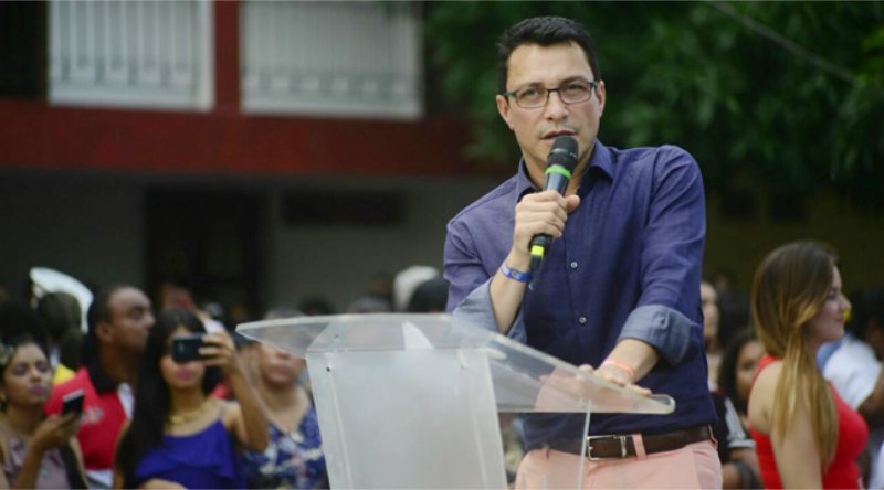 Para avalar candidatura presidencial Caicedo inició recolección de firmas