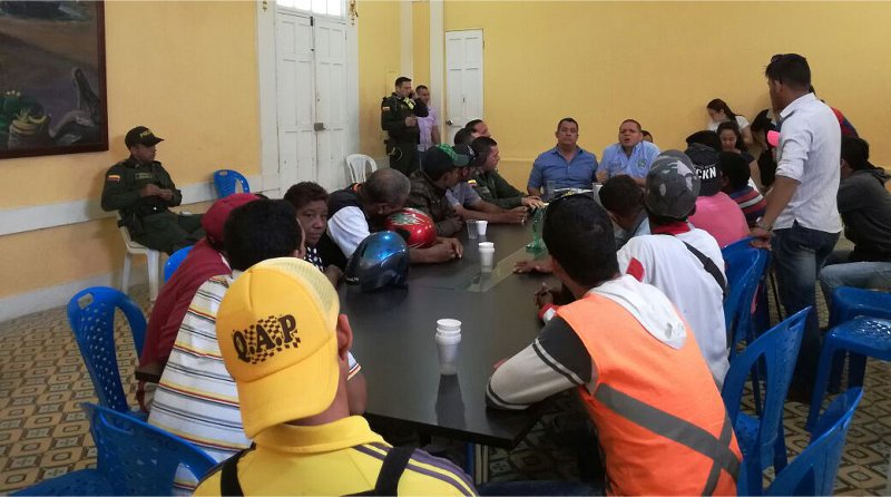 Reunión cumbre entre Alcalde, Mototaxistas, Intraciénaga y Policía de Tránsito
