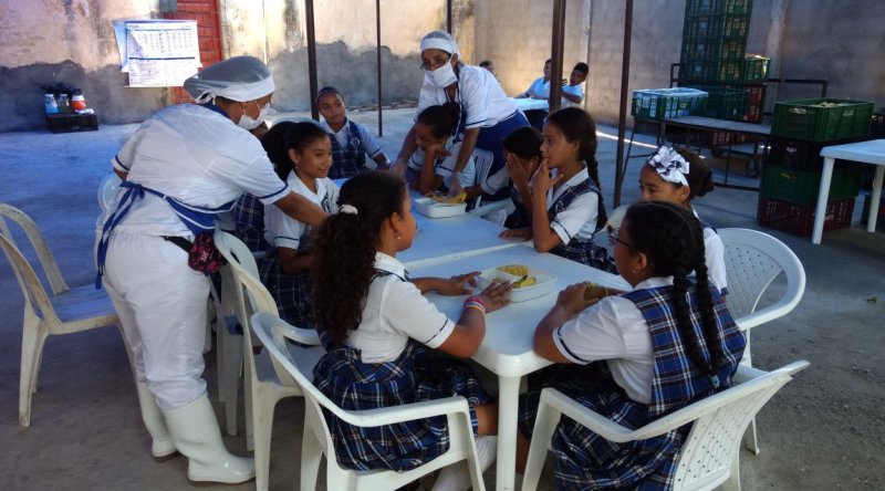 Más de 43 mil raciones diarias entrega el PAE en Ciénaga: Luis Ospina