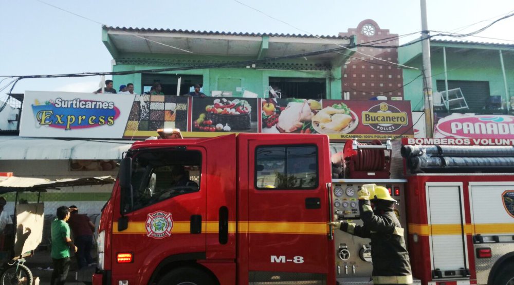 En Surticarnes Express de la 17 se incendió cable de alta tensión