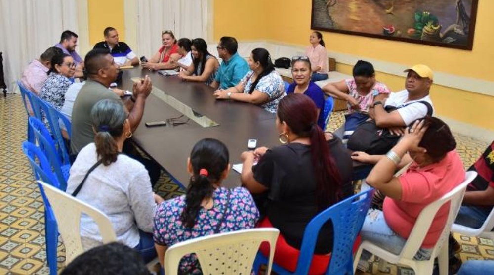 Alcalde y etnoeducadores “discuten” en mesa de trabajo pago de difícil acceso