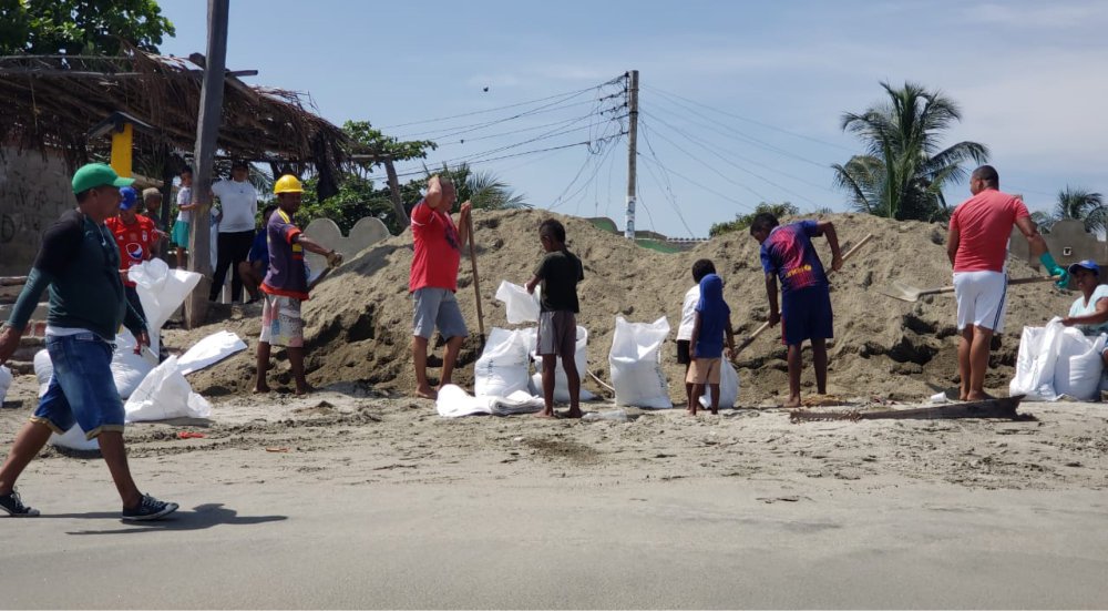 Comunidad, lideres y administración aúnan esfuerzos para mitigar impacto de erosión costera