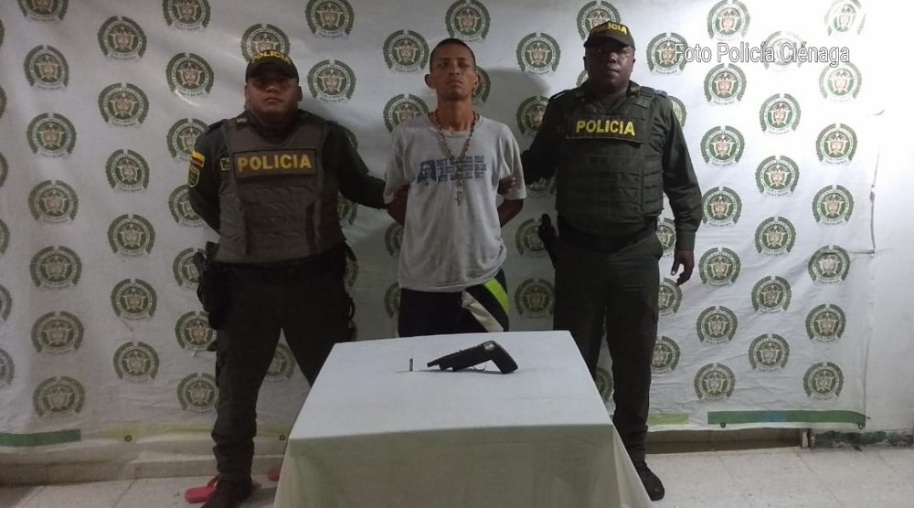 Estación de Policía Ciénaga reporta captura por porte ilegal de armas de fuego