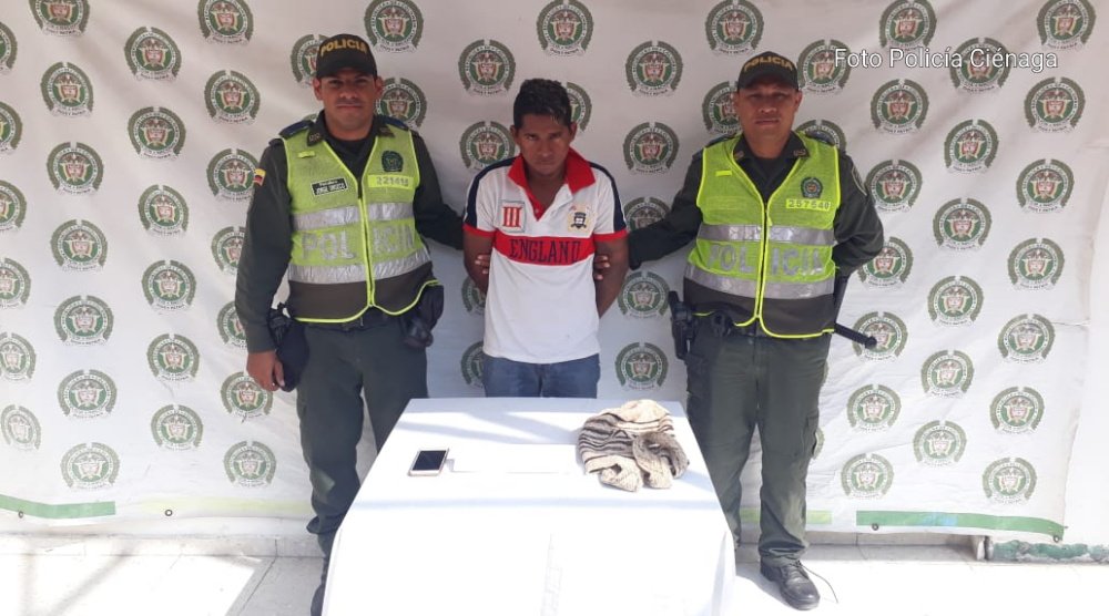 Estación de Policía Ciénaga reporta captura de sujeto que presuntamente robó un celular