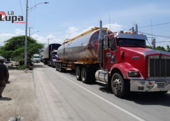 Habitantes del sector Las Delicias bloquean la vía Ciénaga – Barranquilla.