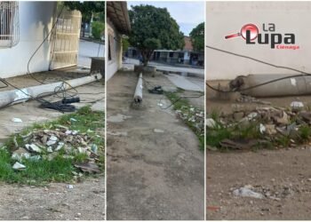 Conductor de buseta tumbó poste en la calle 25 con la Avenida Donado