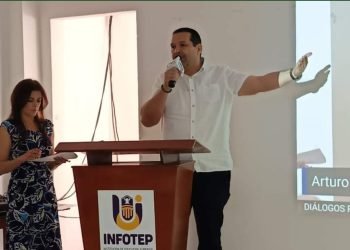 Siempre prestos a colaborar con las entidades que requieran nuestro apoyo para fortalecer los procesos públicos y enriquecer a la ciudadanía, hoy acogemos la realización de los «Diálogos por la Democracia» en nuestro auditorio Álvaro Cepeda Samudio.