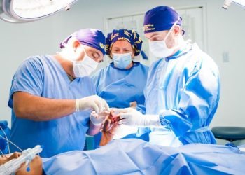 Gobierno departamental exalta trabajo del Hospital Julio Méndez Barreneche, donde 49 niños y niñas con quemaduras y malformaciones, provenientes de tres departamentos, fueron operados por organización internacional