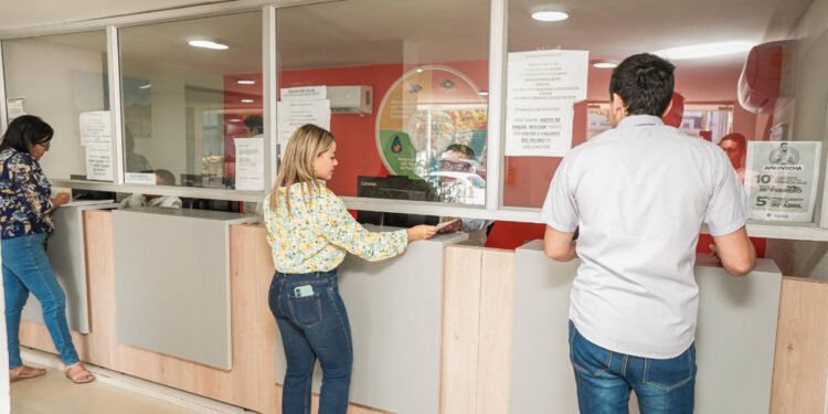 En beneficio de los magdalenenses, Gobernación agiliza trámites como el traspaso de propiedad de vehículo y el cambio de carrocería