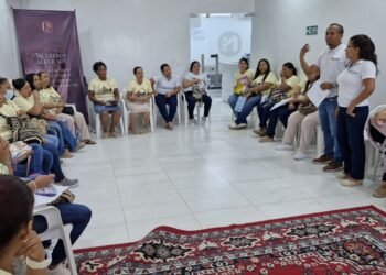 Con dinámicas de juego de roles, Gobernación del Magdalena realiza jornada de prevención de violencia de género con madres comunitarias