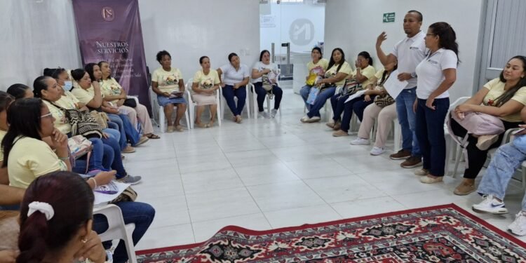 Con dinámicas de juego de roles, Gobernación del Magdalena realiza jornada de prevención de violencia de género con madres comunitarias